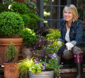 Linda Vater demos her container garden trio from Southern Living