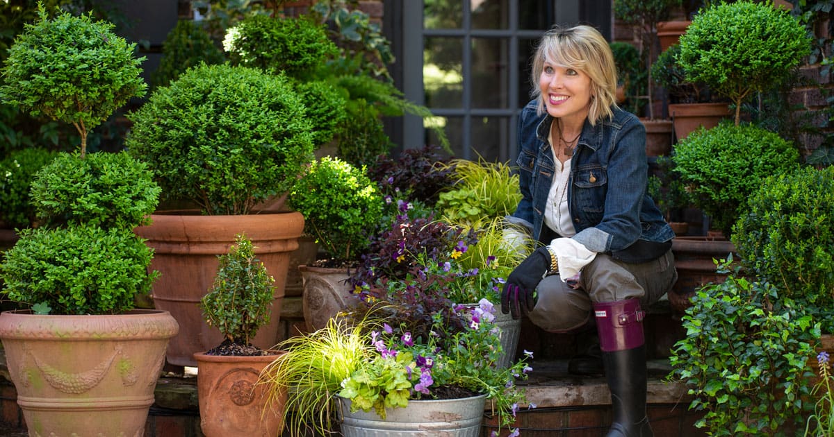 Linda Vater demos her container garden trio from Southern Living
