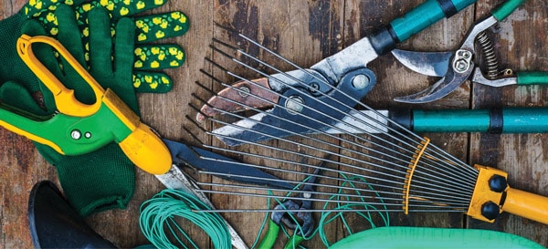 Top 5 Gardening Hacks 600x273px Clean Tools